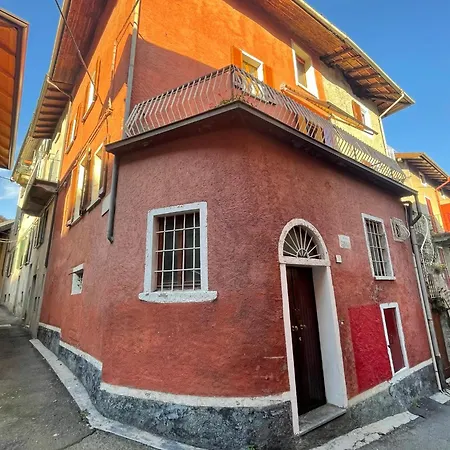 Casa Rossa - Maggiore Gasthuis 3*