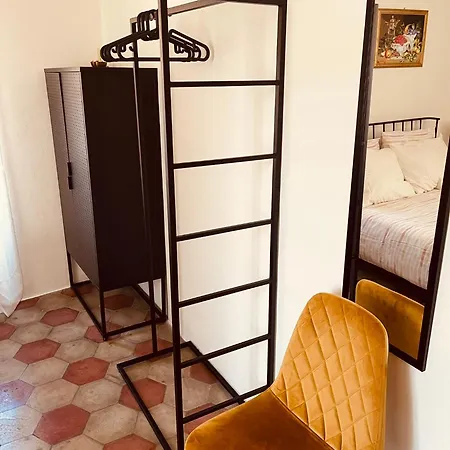 Casa Rossa - Maggiore Guest house 3*